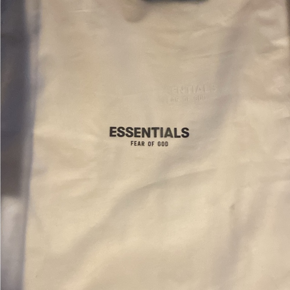 Brand new men’s medium essentials tee shirt